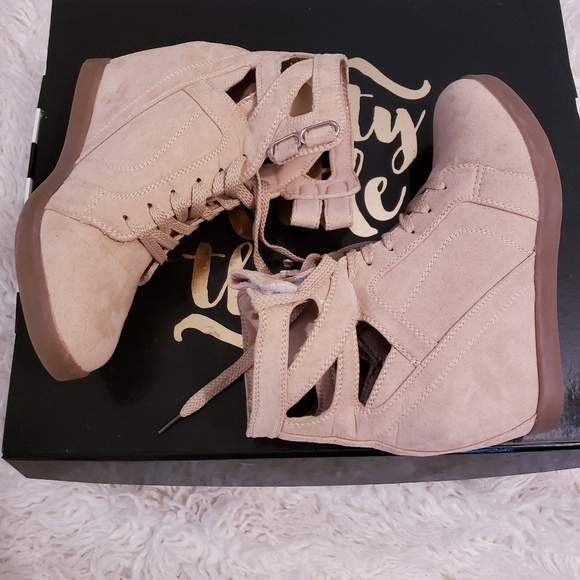 Missguided Shoes - Pretty Suede Wedge Sneakers